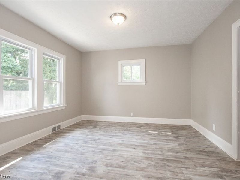 516 Bacon Avenue, Akron, OH 44320 Photo 11
