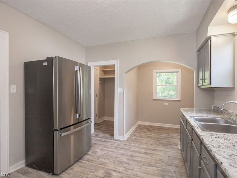 516 Bacon Avenue, Akron, OH 44320 Photo 7