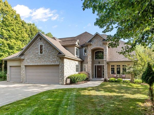 417 HIDDEN RIDGES WAY, Combined Locks, WI 54113