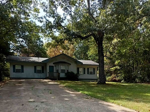 16 Navajo Dr, Cherokee Village, AR 72529