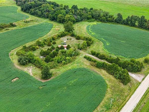 27597 Thomas Road, La Monte, MO 65337