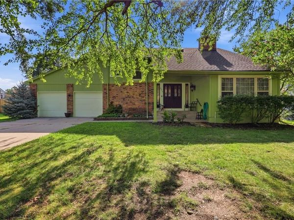 804 NW 41st Street, Blue Springs, MO 64015