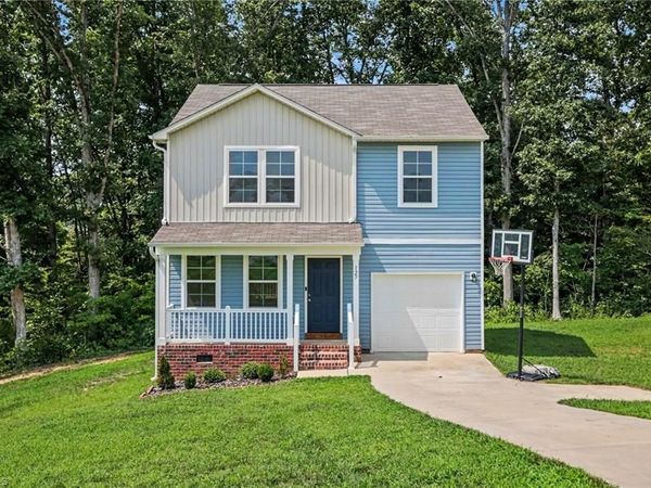 127 Brookview Court , Mocksville, NC 27028