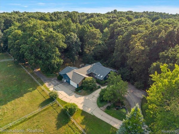 430 Rissman Lane, Groveland Township, Mi 48462