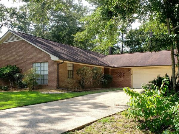 5636 Ahuawa Place, Diamondhead, MS 39525