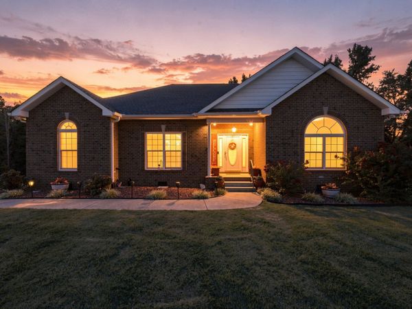 221 Allen Dr , Greenbrier, TN 37073