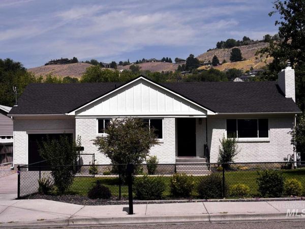 3804 W Catalpa Dr, Boise, ID 83703