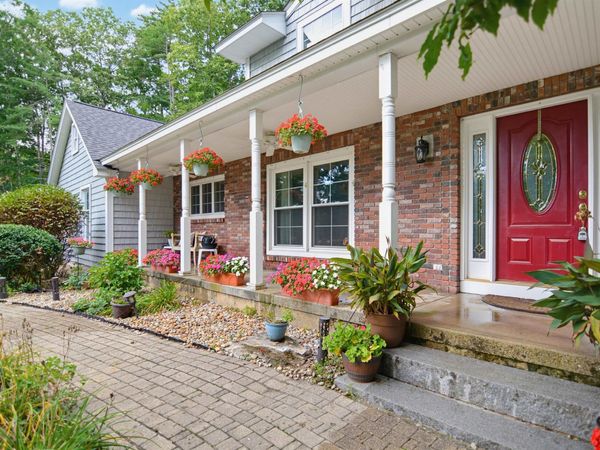 17 Olde English Road, Bedford, NH 03110