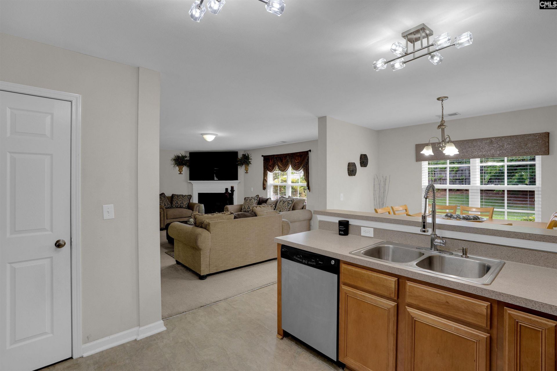 516 Foxstone Drive  Photo 12