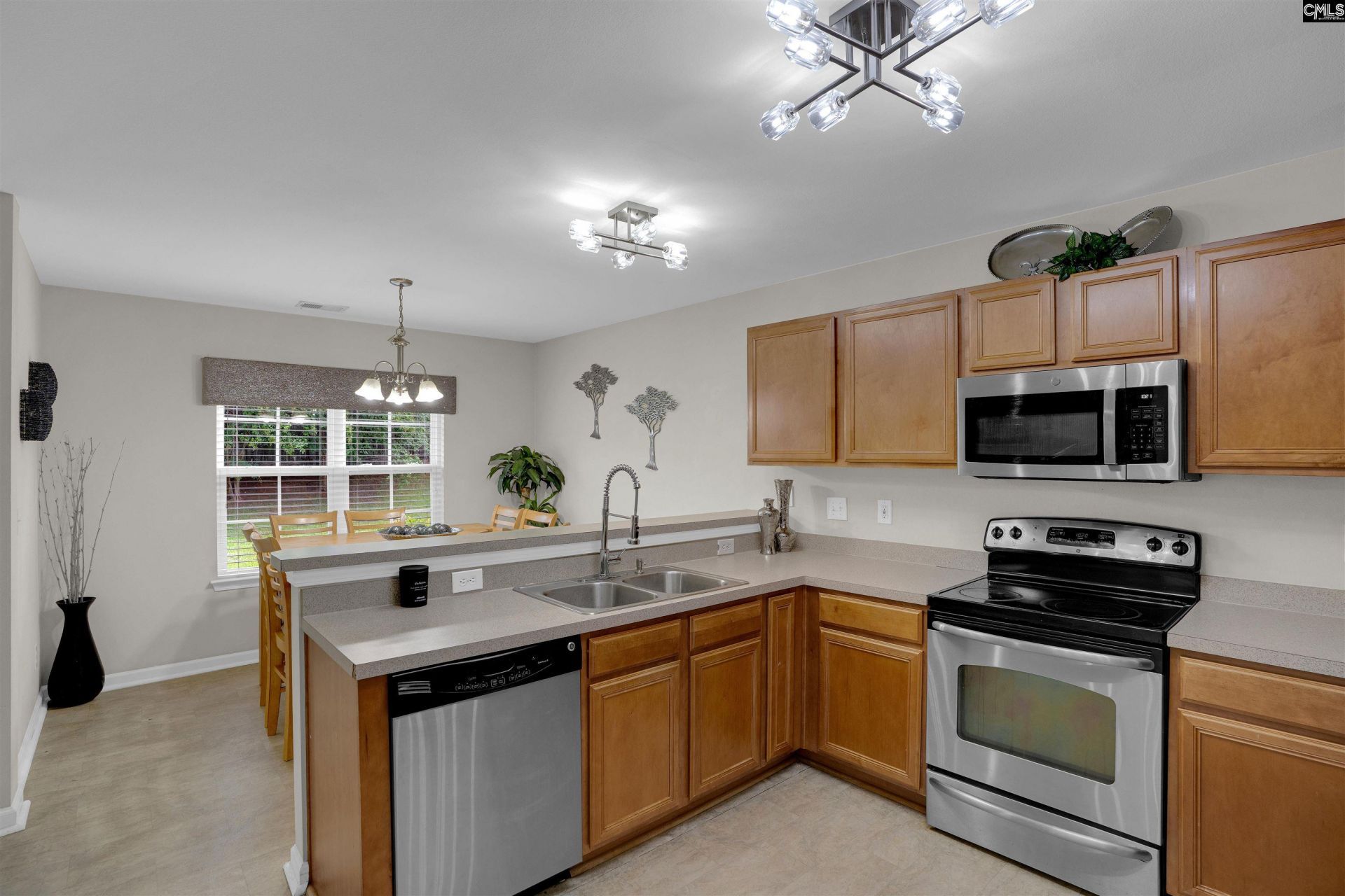 516 Foxstone Drive  Photo 9
