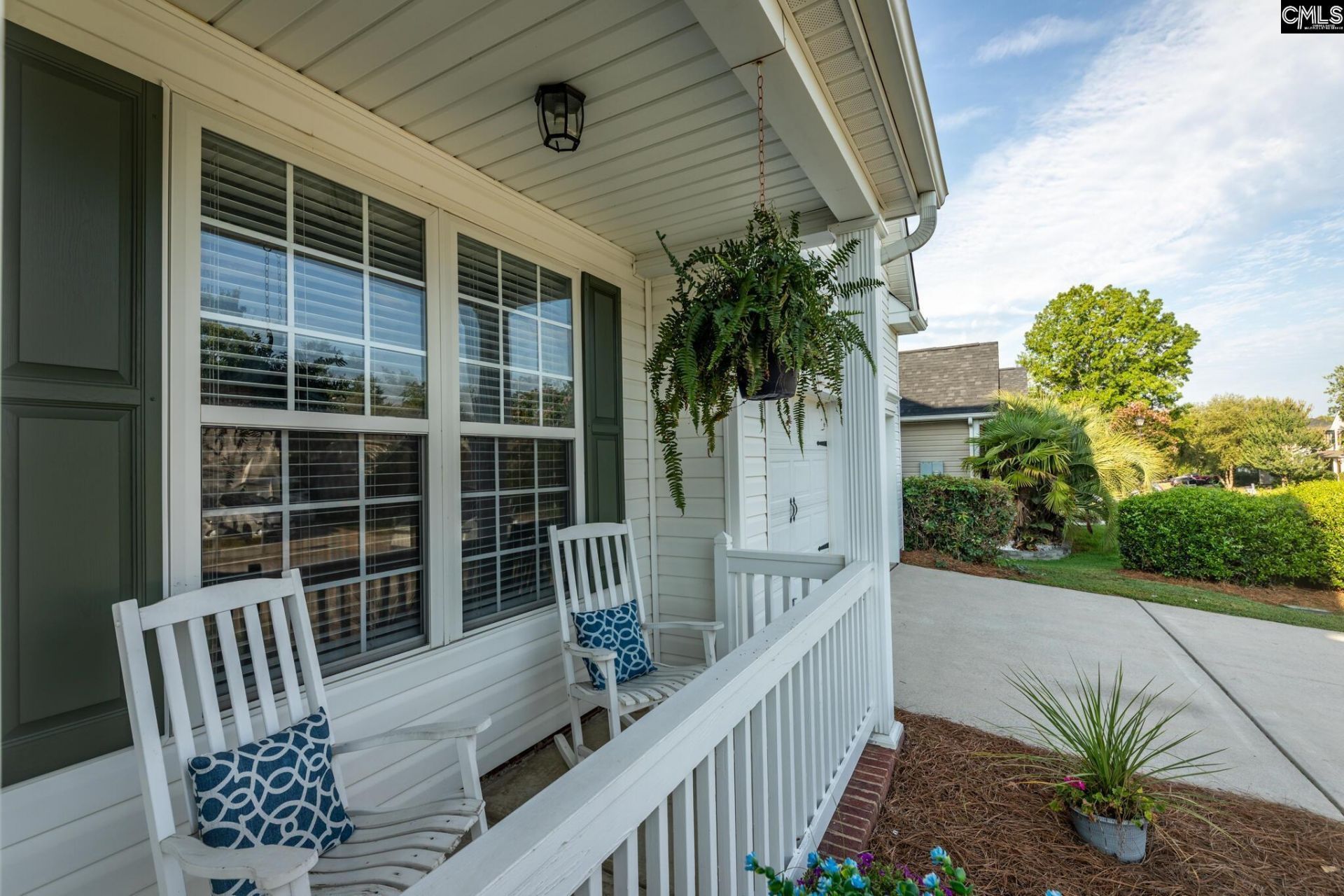 325 Buckthorne Drive Photo 4