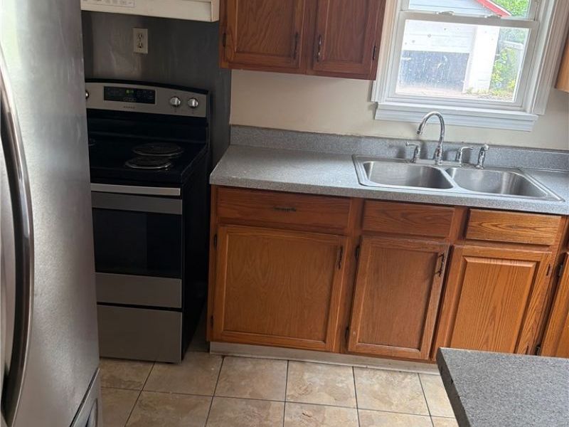 9725 S Highland Avenue, Garfield Heights, OH 44125 Photo 10