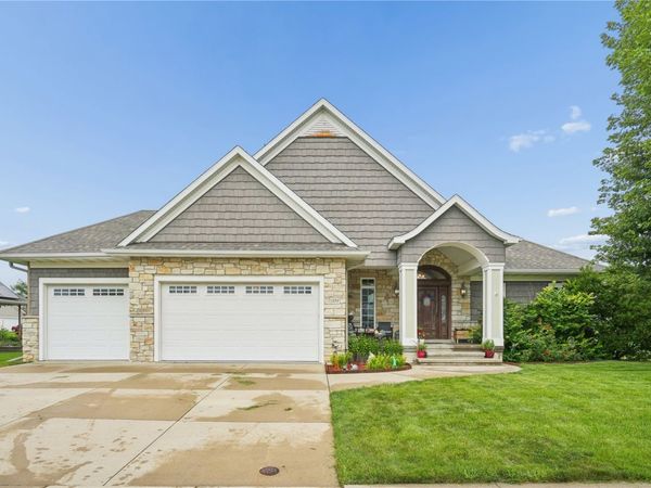 1154 Kettering Rd, Marion, IA 52302