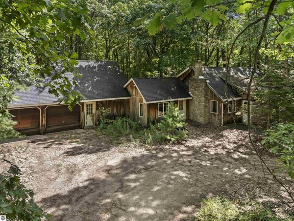4539 Sanford Lake E, Lake Ann, MI 49650