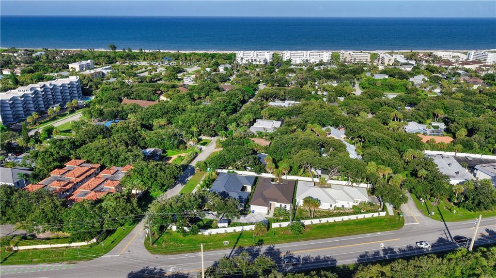 888 Sandpiper Lane, Vero Beach, FL 32963 Photo
