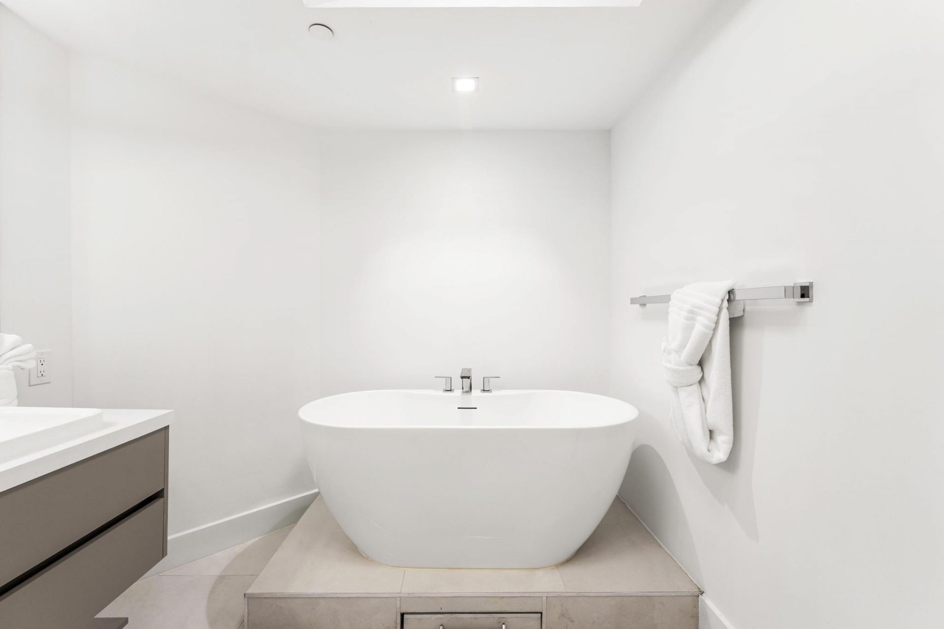 2000 Island Boulevard, Unit 903, Aventura, FL 33160 Photo