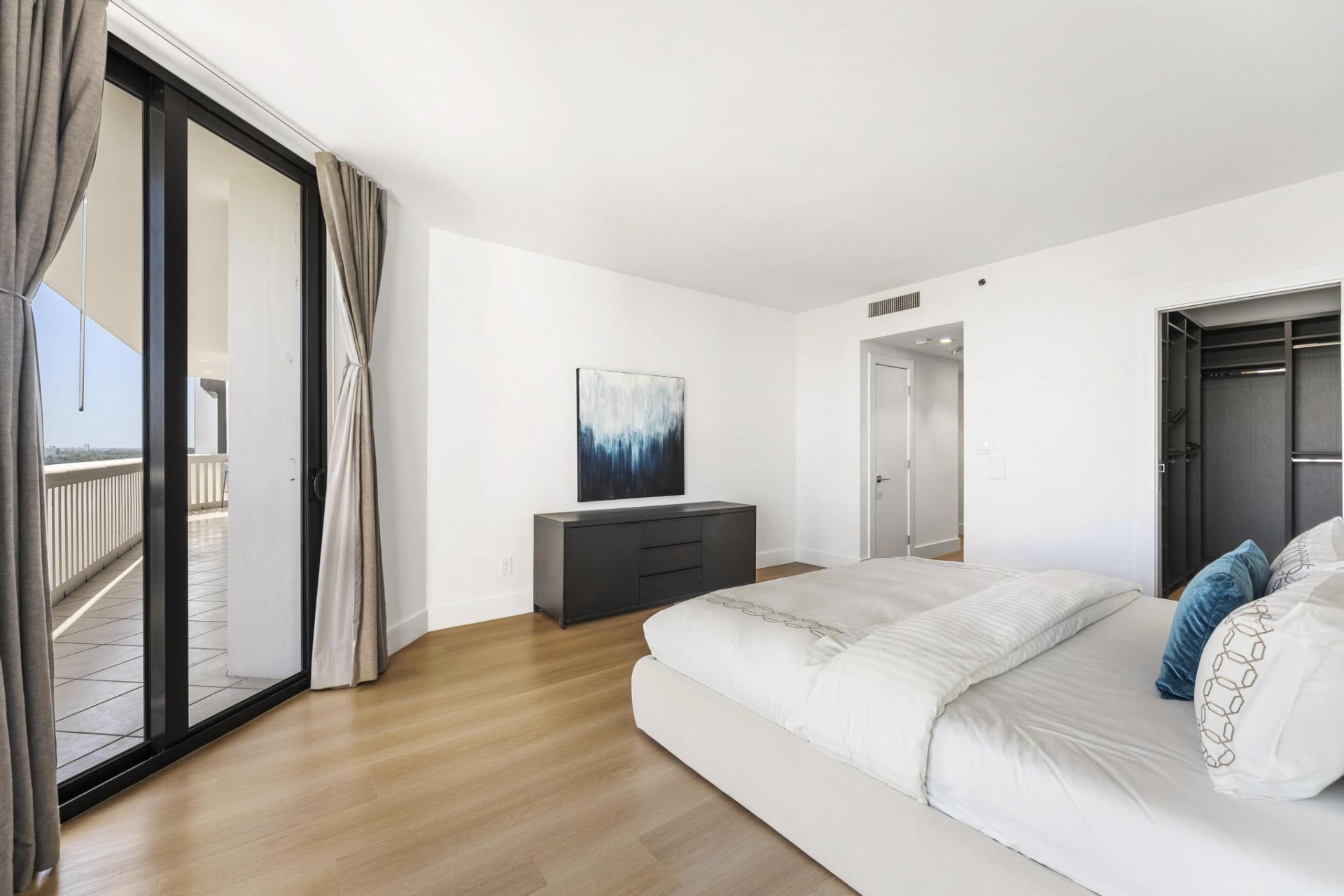 2000 Island Boulevard, Unit 903, Aventura, FL 33160 Photo
