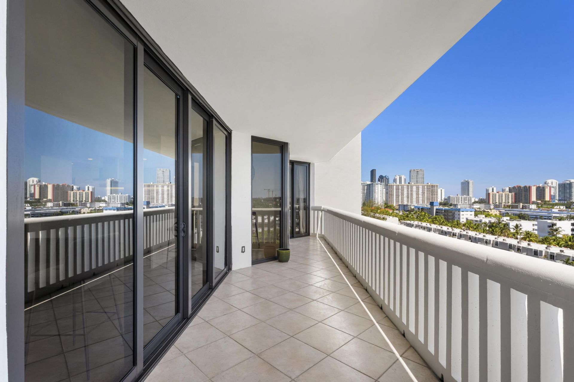 2000 Island Boulevard, Unit 903, Aventura, FL 33160 Photo