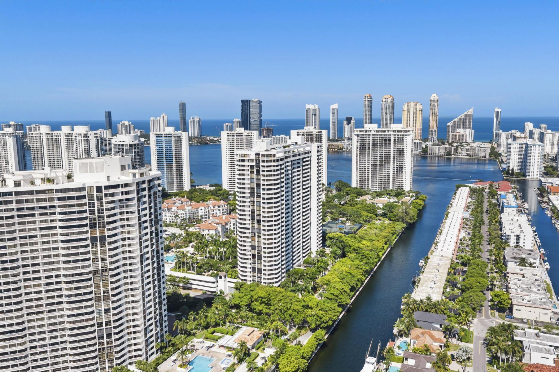 2000 Island Boulevard, Unit 903, Aventura, FL 33160 Photo