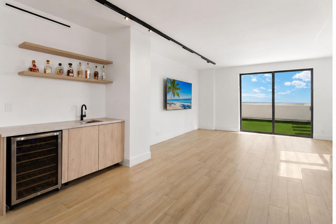 1865 S Ocean Drive, Unit 21c, Hallandale Beach, FL 33009 Photo