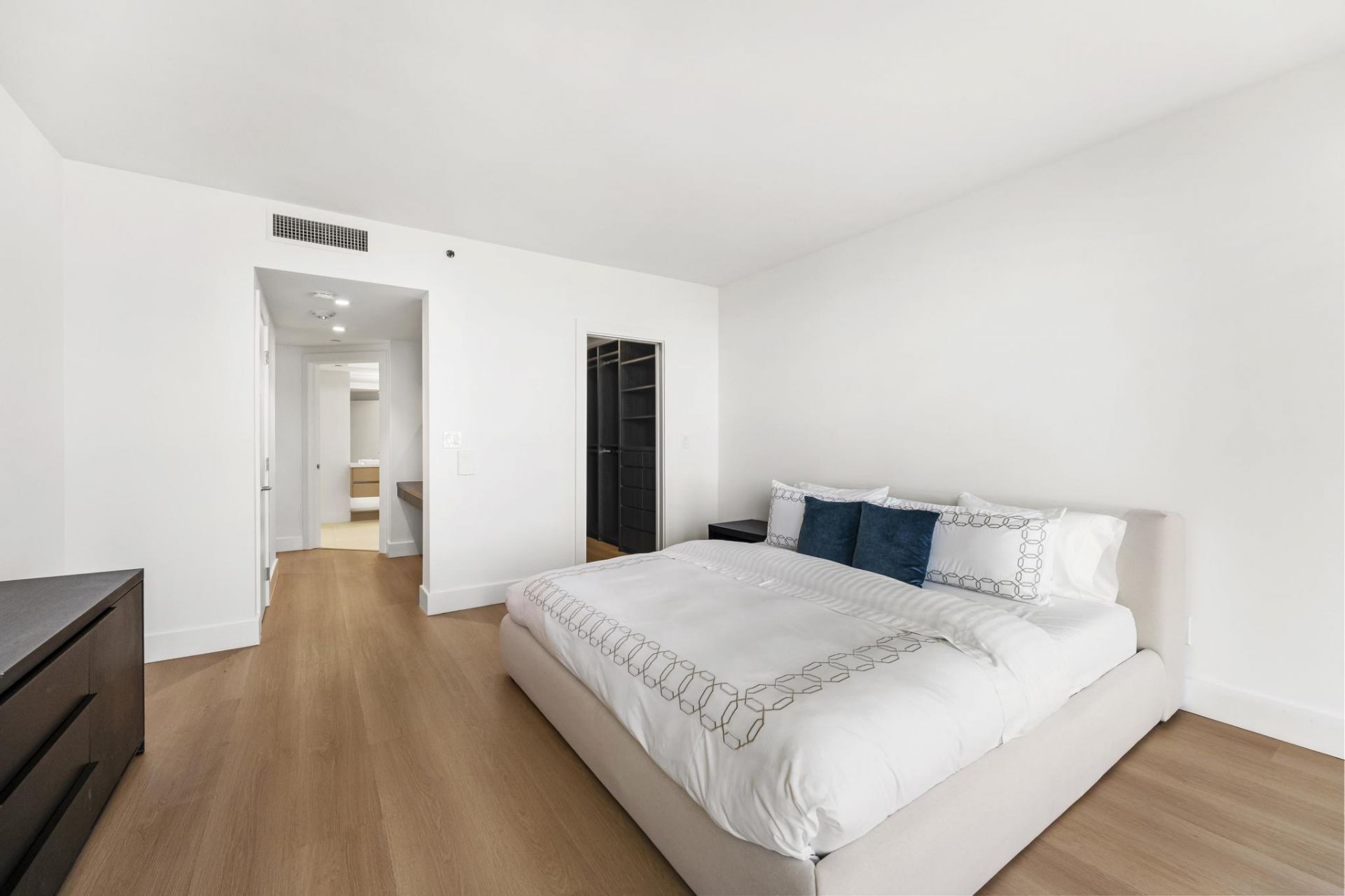 2000 Island Boulevard, Unit 903, Aventura, FL 33160 Photo