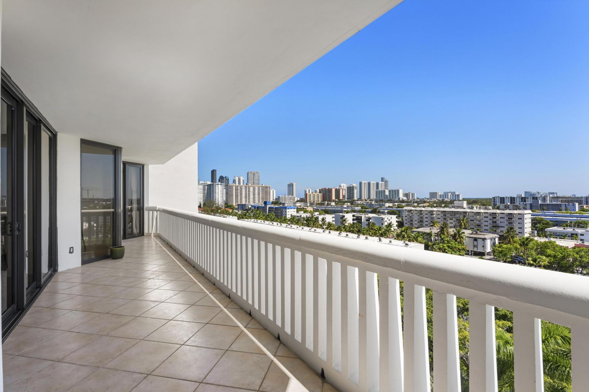 2000 Island Boulevard, Unit 903, Aventura, FL 33160 Photo