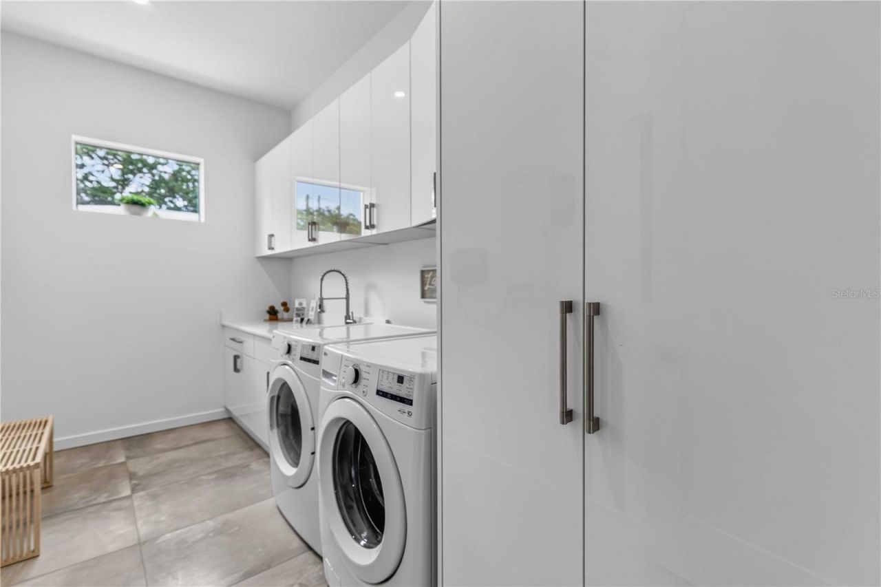 2419 Hillview Street Street, Sarasota, FL 34239 Photo