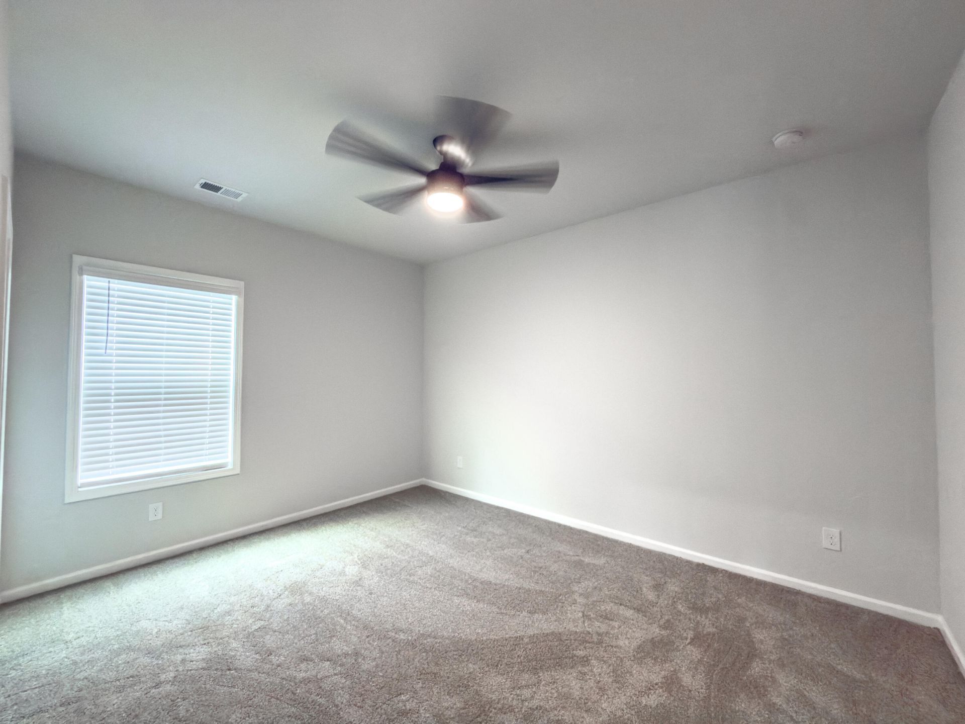 433 Lundby Drive Photo 16