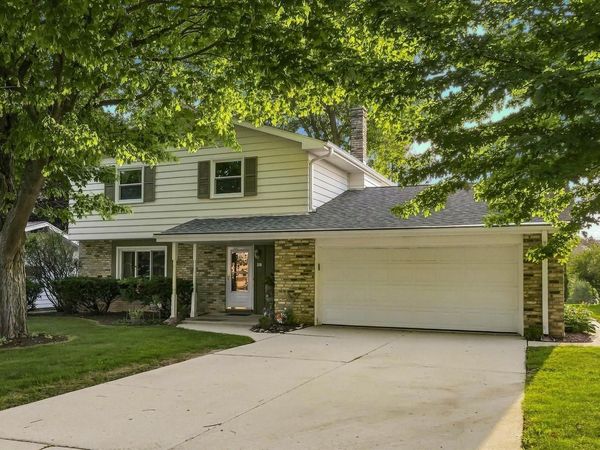 931 Fairview DRIVE, Port Washington, WI 53074
