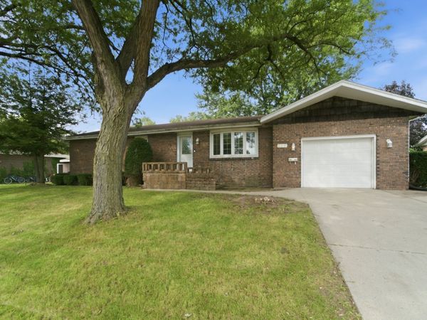 286 N Tomagene Drive , Bourbonnais, IL 60914