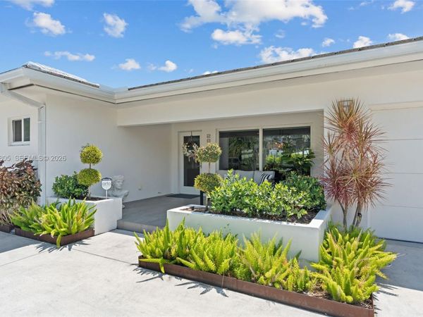 2812 NE 28th St, Fort Lauderdale, FL 33306