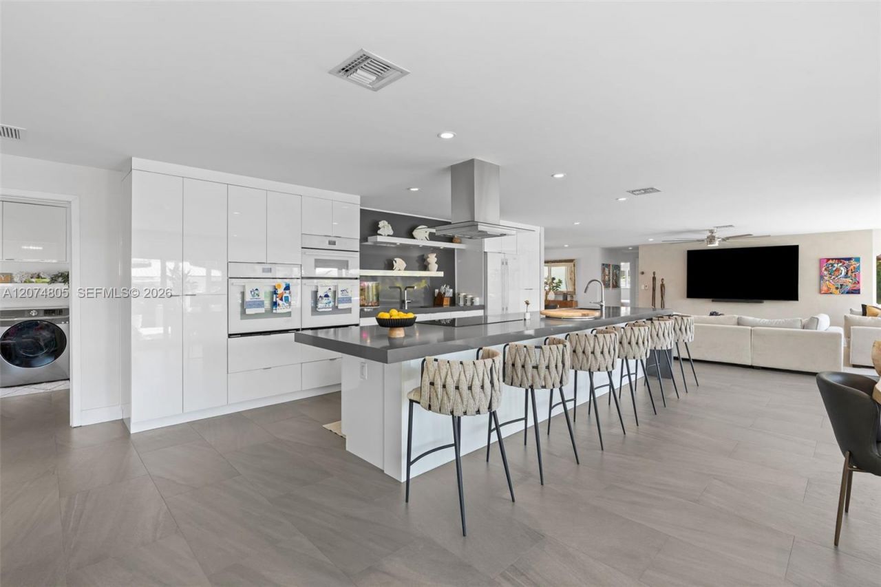 2812 NE 28th St , Fort Lauderdale, FL 33306 Photo