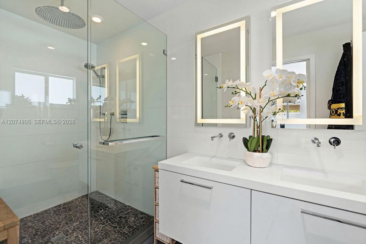 2812 NE 28th St , Fort Lauderdale, FL 33306 Photo