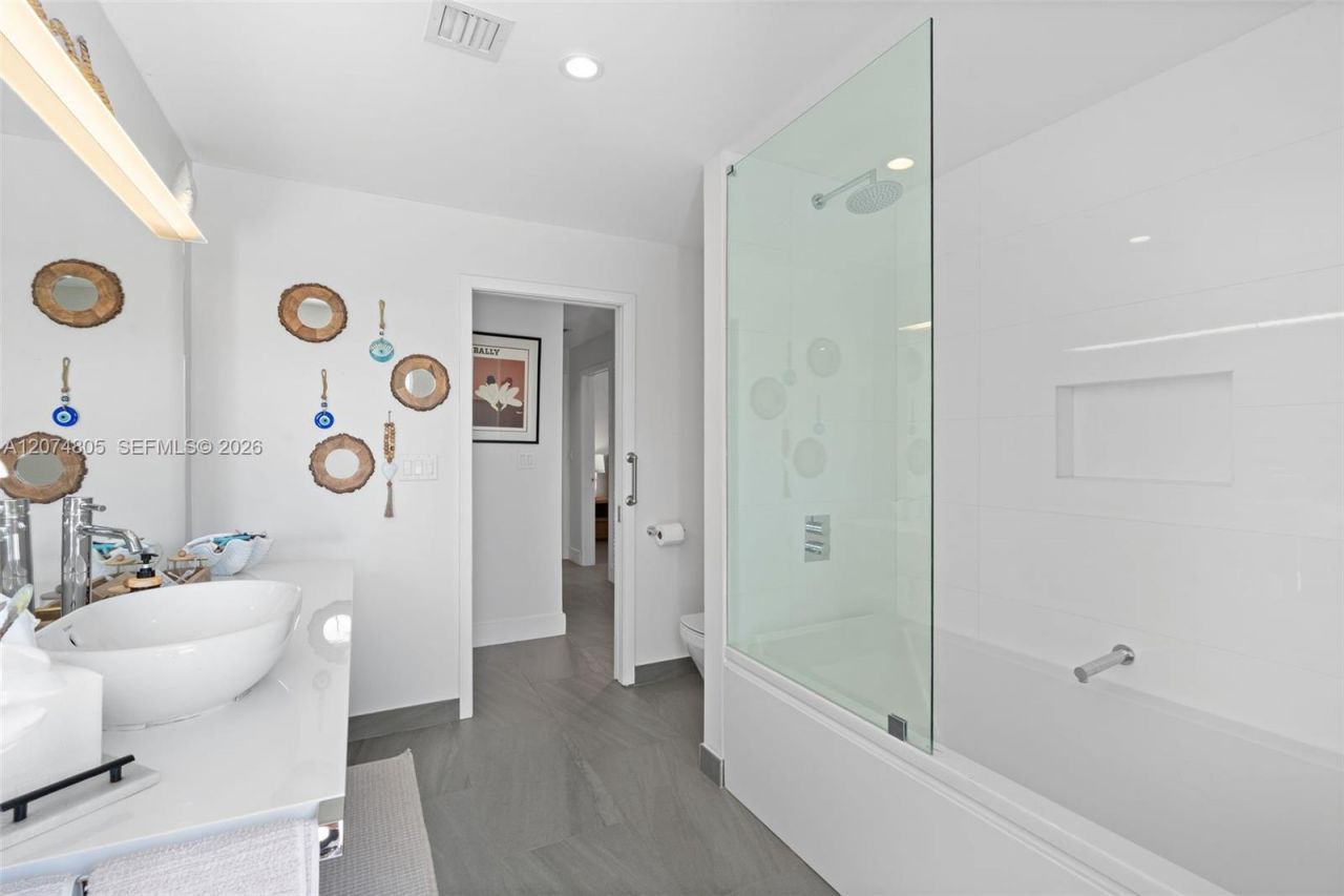 2812 NE 28th St , Fort Lauderdale, FL 33306 Photo