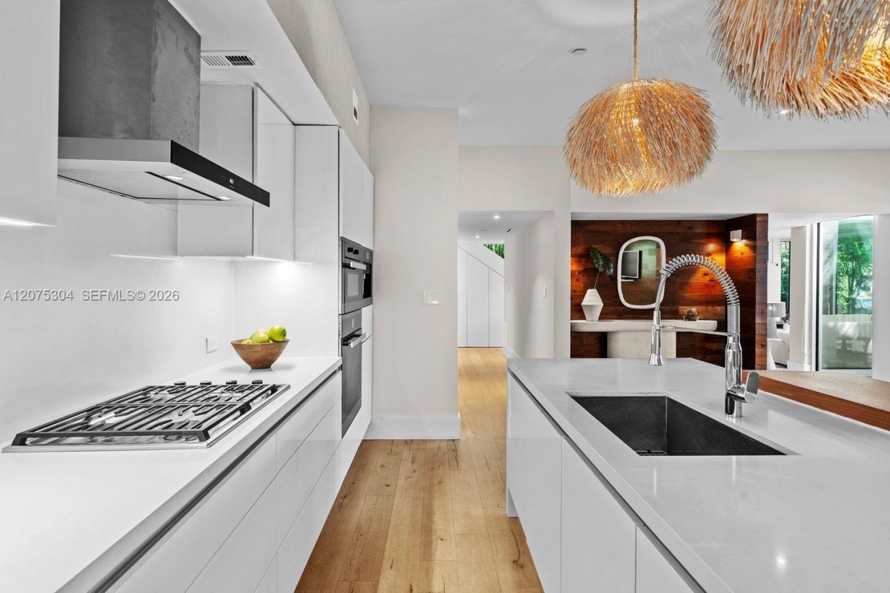 234 Washington Ave , Unit A, Miami Beach, FL 33139 Photo