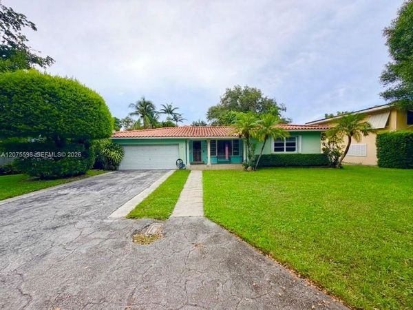 951 NE 115th St , Biscayne Park, FL 33161
