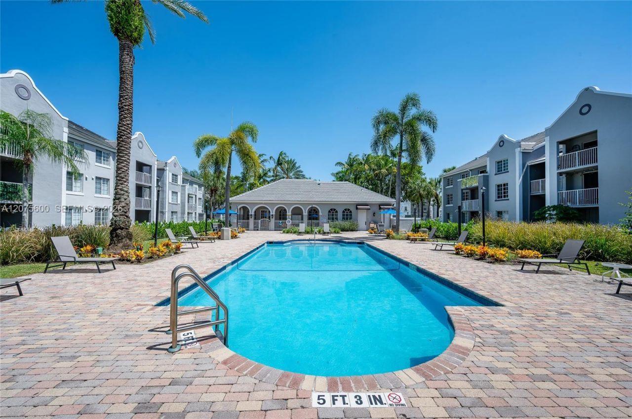 11145 SW 6th St, Unit 302, Pembroke Pines, FL 33025 Photo