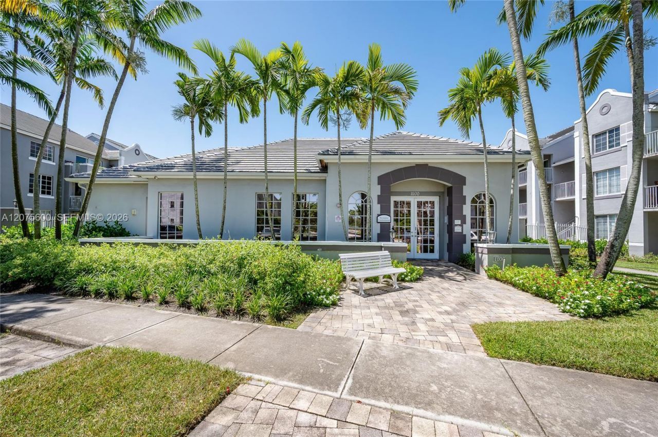 11145 SW 6th St, Unit 302, Pembroke Pines, FL 33025 Photo