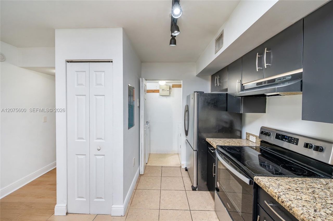 11145 SW 6th St, Unit 302, Pembroke Pines, FL 33025 Photo