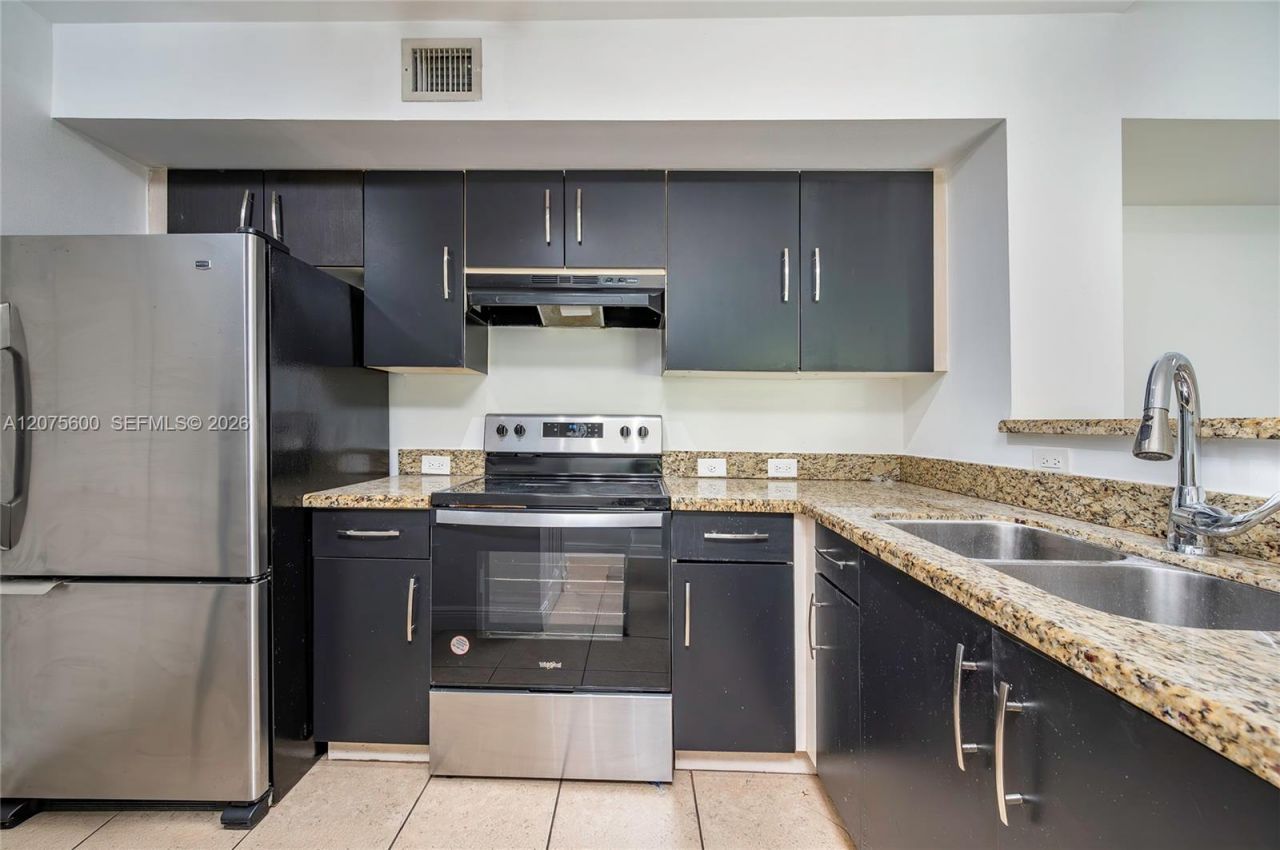 11145 SW 6th St, Unit 302, Pembroke Pines, FL 33025 Photo