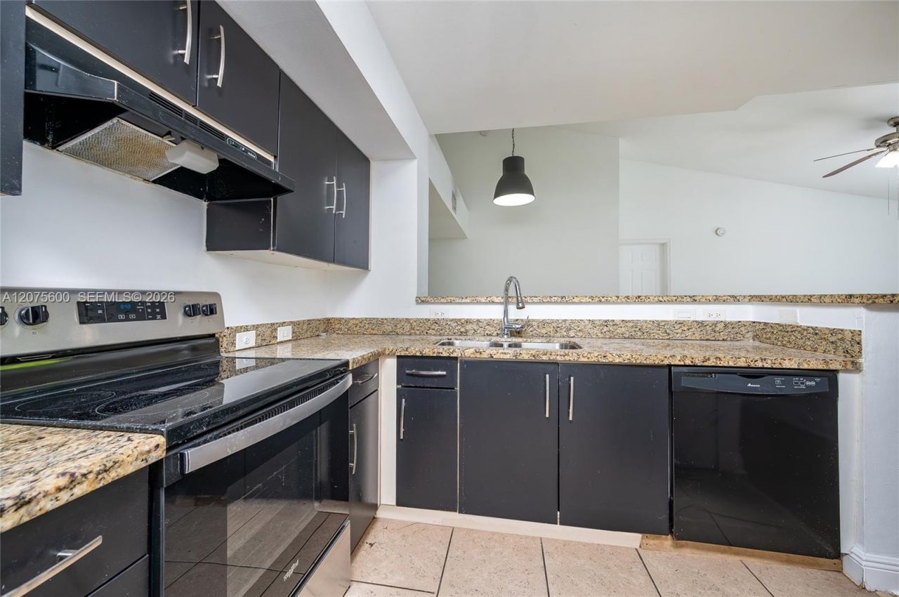 11145 SW 6th St, Unit 302, Pembroke Pines, FL 33025 Photo
