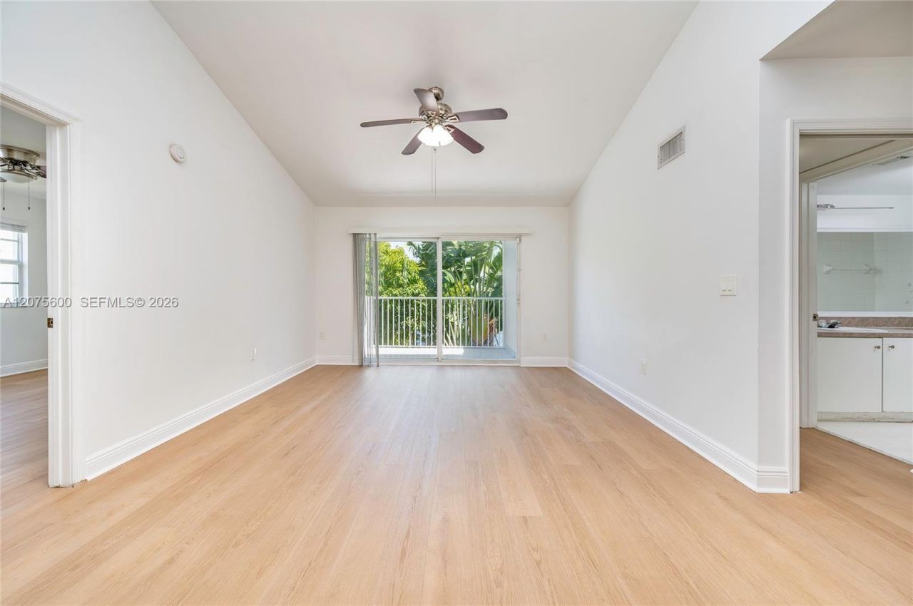 11145 SW 6th St, Unit 302, Pembroke Pines, FL 33025 Photo