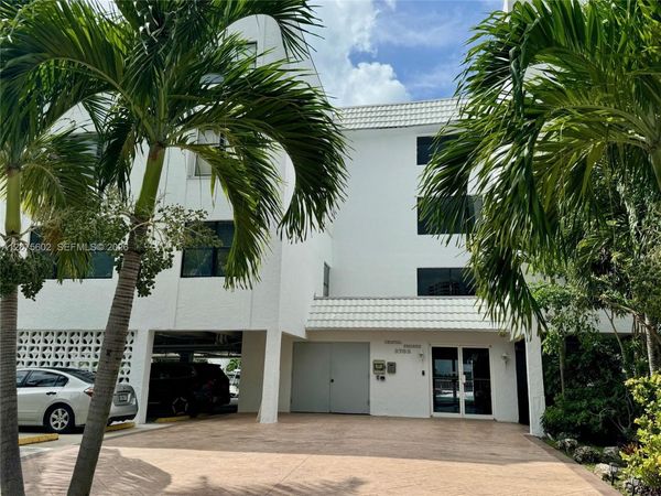 3702 NE 171st St , Unit 15, North Miami Beach, FL 33160