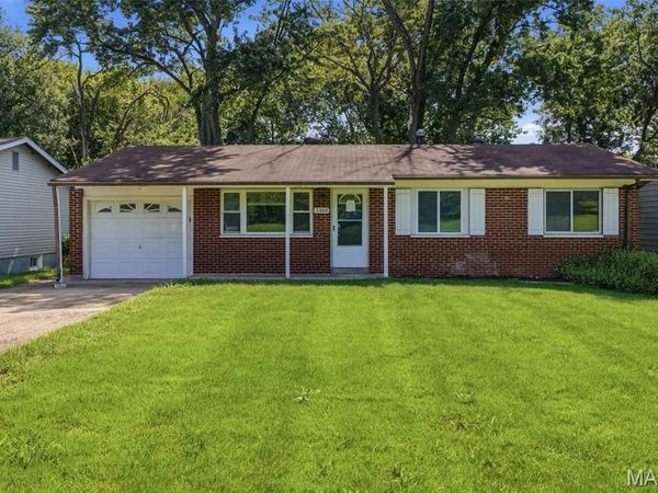 1160 Howdershell Road , St Louis, MO 63031