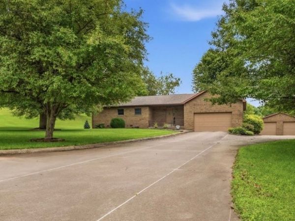 1107 Mill Branch Road, Belpre, OH 45714