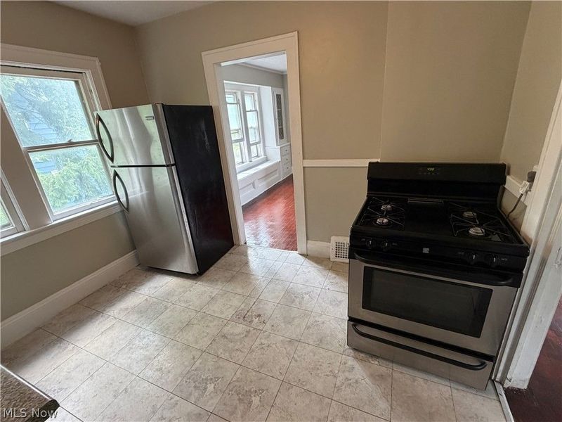 9703 Park Heights Avenue, Garfield Heights, OH 44125 Photo 6