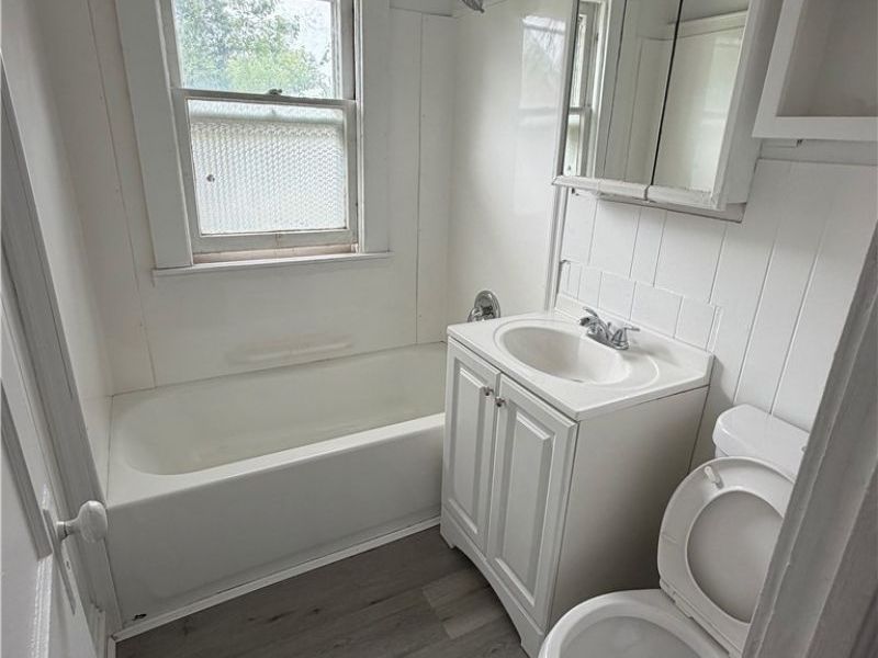 9703 Park Heights Avenue, Garfield Heights, OH 44125 Photo 9