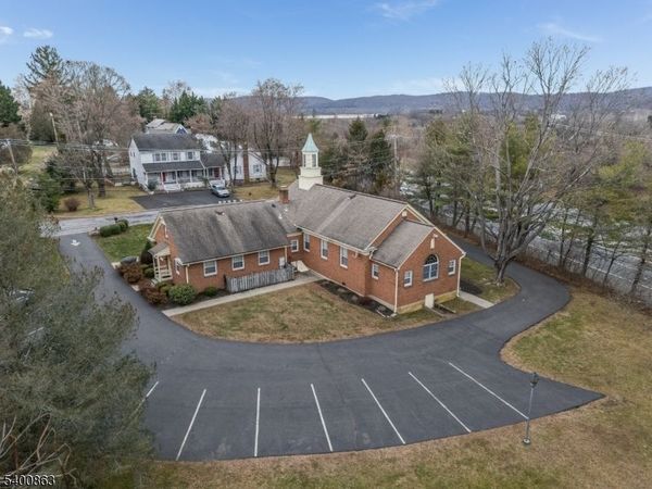 16 Harrison Street, Clinton, NJ 08809