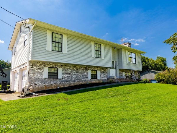 521 Deerfield Circle, Maryville, TN 37804