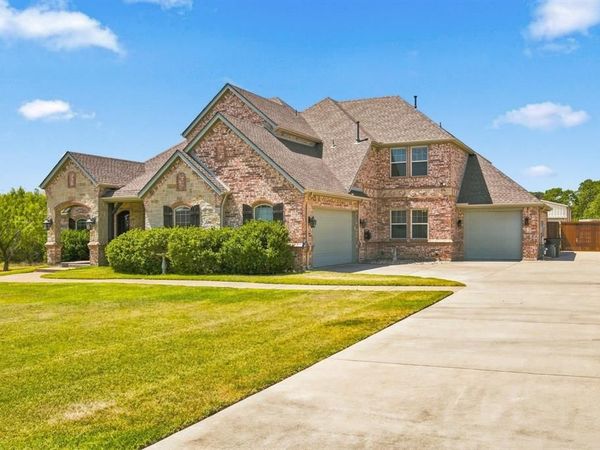 911 Tate Street, Mansfield, TX 76063